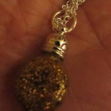 Le pendentif larme de lune